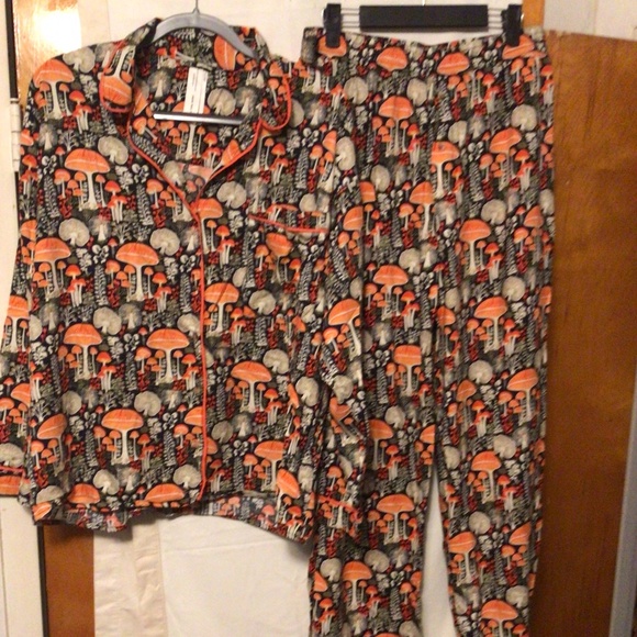 REL FUM WOW EXCLUSIVELY BY ANTHROPOLOGIE PAJAMA SET WITH MUSHROOM PRINT L # COZY - Picture 2 of 10